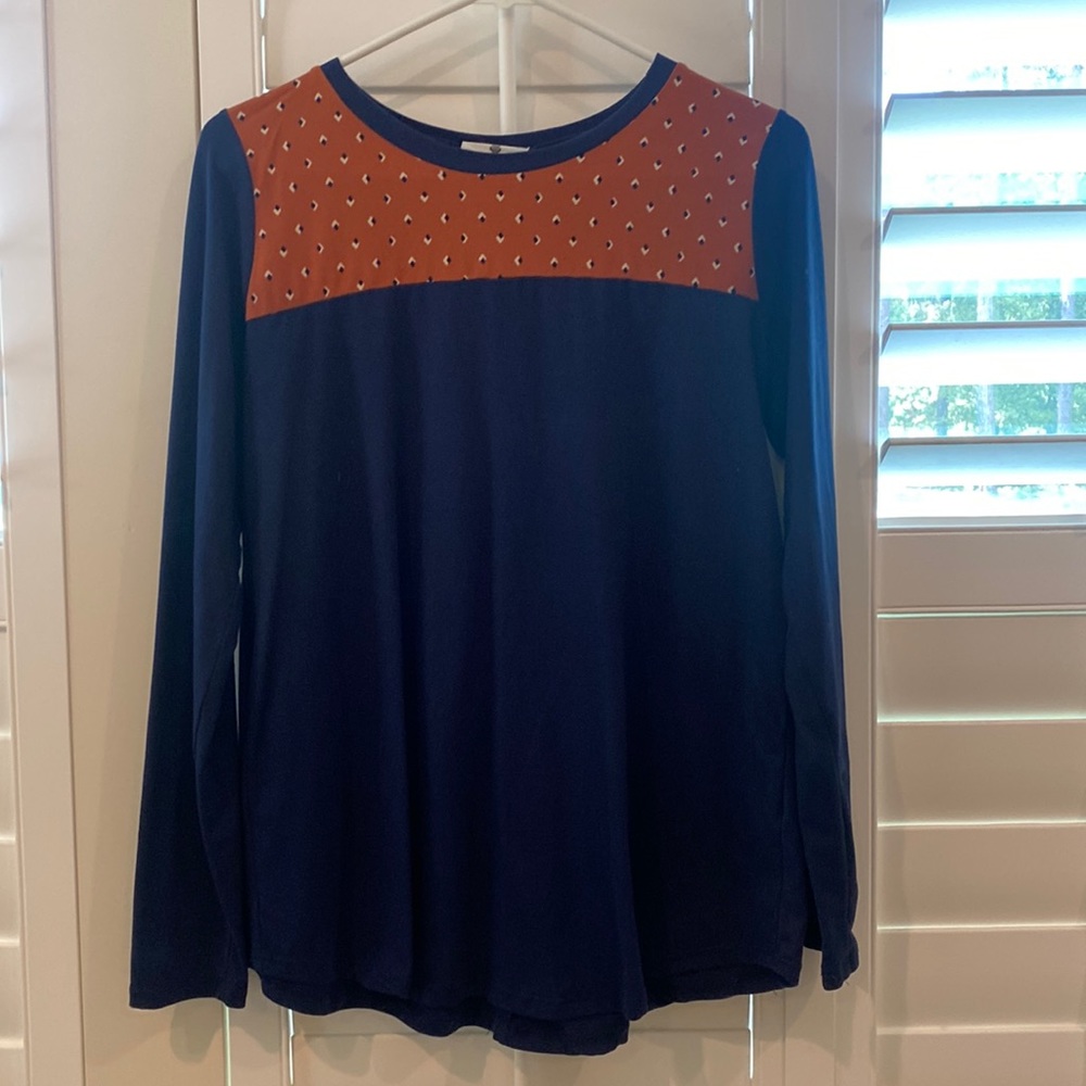 Long sleeve polyester/spandex blouse